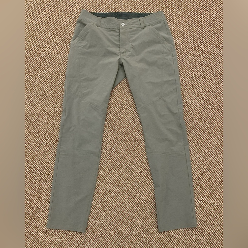 Men's 33 x 32 KUHL DECEPTR Grey Khaki Lightweight Technical Hybrid Hiking Pants